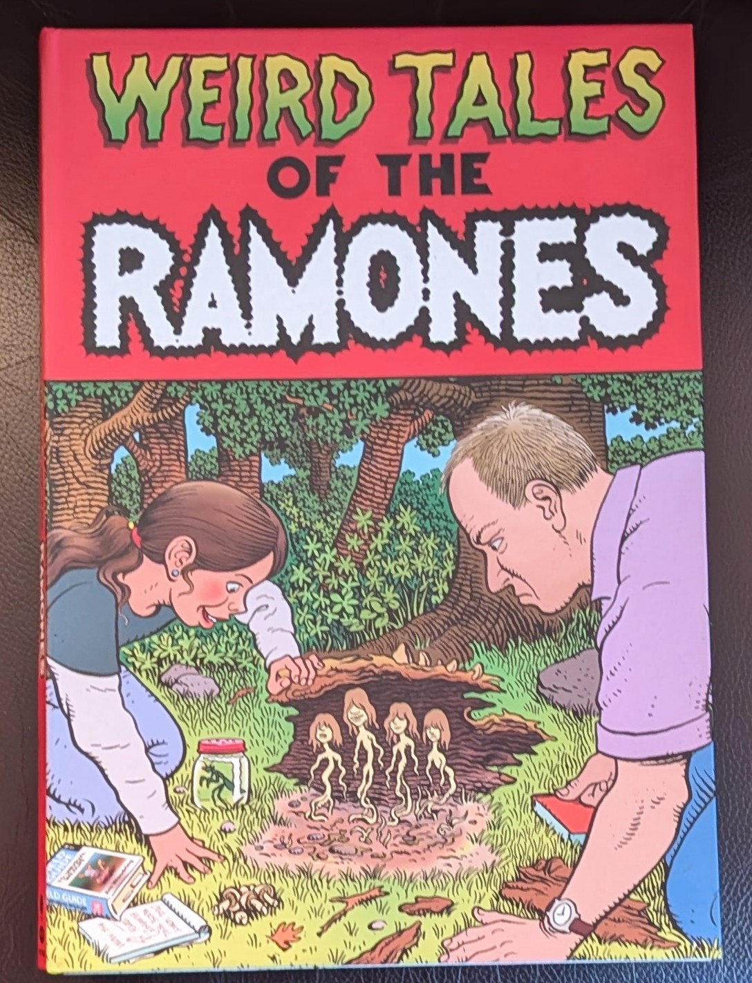 Weird Tales of the Ramones [Comic Book + 3D glasses + 3 CDs + CD-ROM - boxed set] .