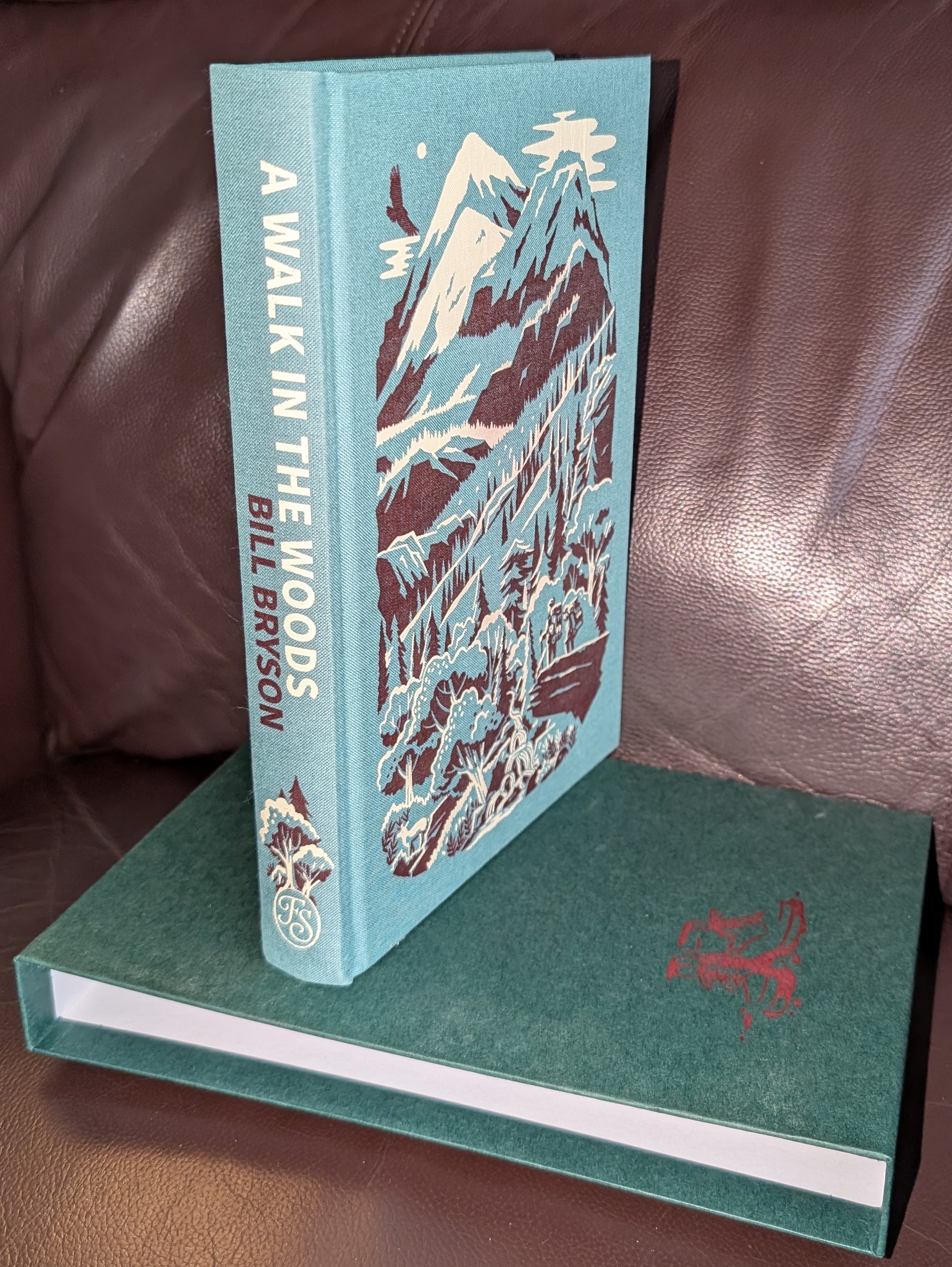 Bill Bryson. A Walk in the Woods. Illustrated by James Weston Lewis.